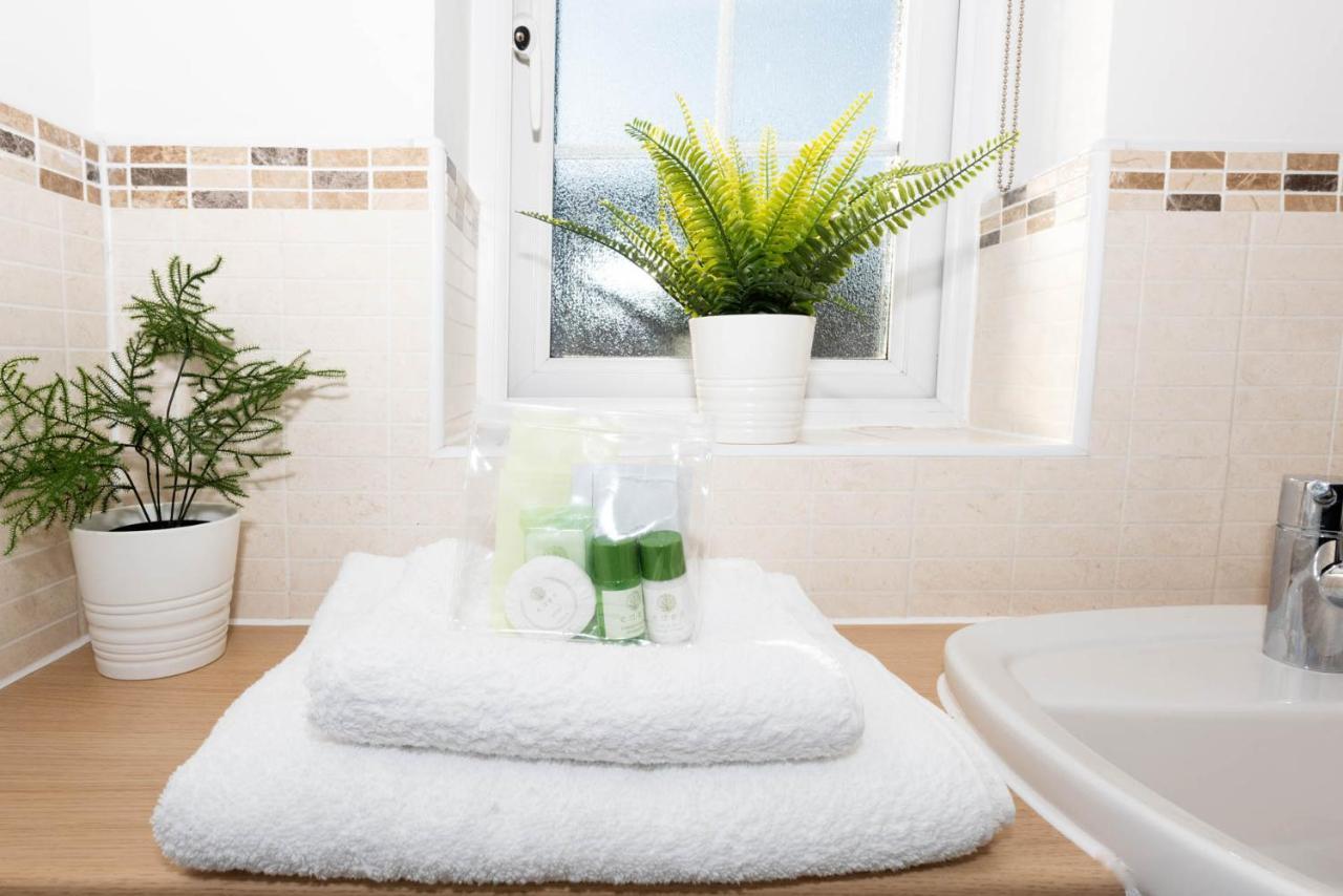 Riverside Stays, Modern House Stays, Shefford, Bedfordshire Екстериор снимка
